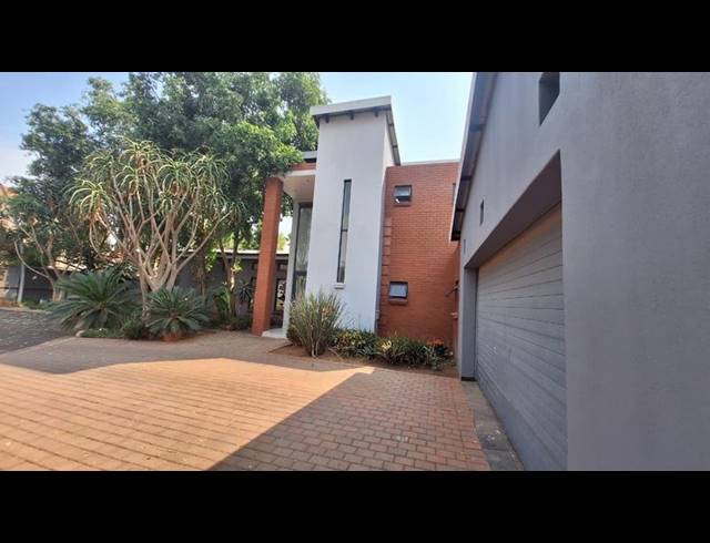 4 BEDROOM HOUSE FOR SALE IN MIDLANDS ESTATE